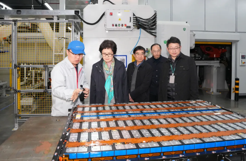 深入一線宣貫調(diào)研 程麗華赴重慶兩江新區(qū)宣講市委六屆八次全會(huì)精神并開展技術(shù)交流